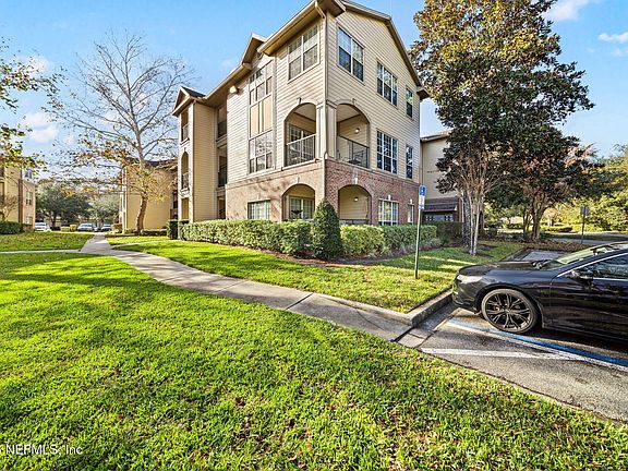 3rd image of 7800 POINT MEADOWS Drive #621