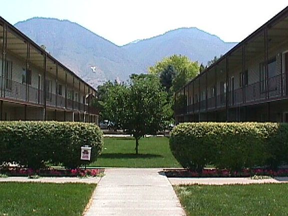 Foxwood Apartments