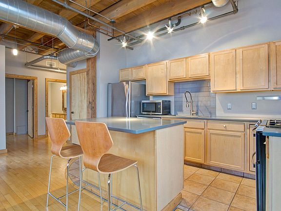 3rd image of 633 Elliott St APT 8