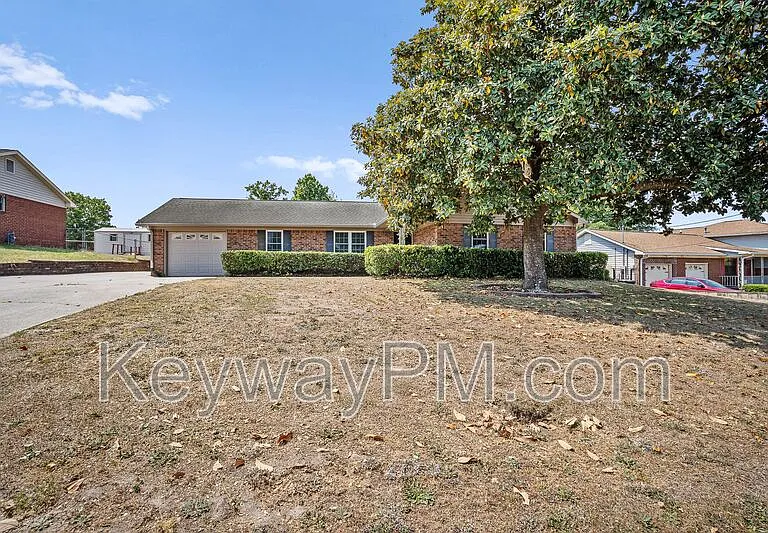 3420 Linderwood Dr — Photo 1