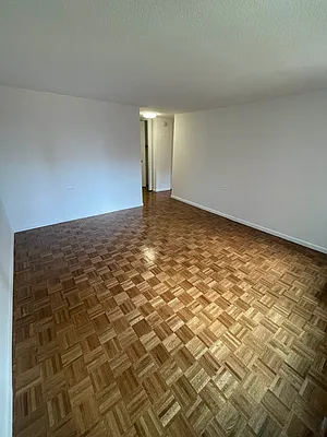 Rented by Manhattan Realty Group | media 10