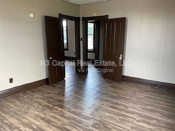 3rd image of 2108 Washington Ave #C