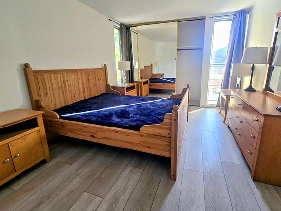 5th image of 2510 Torrey Pines Rd Unit 409