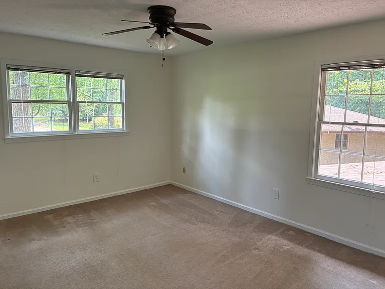 450 Baltimore Ave — Photo 10