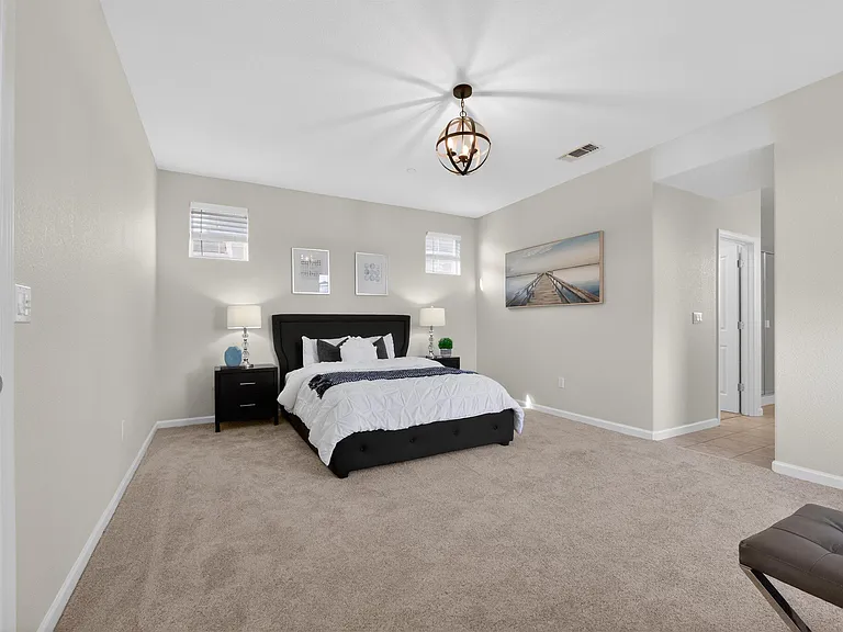 1005 S Fowler Ln — Photo 14