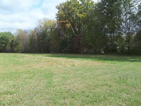 4th image of 10780 Main St