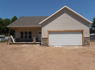 10555 Apple Tree Dr, Osceola, IN 46561