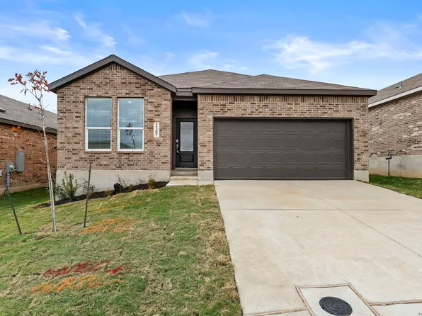 2307 Fort Davis Pass, Marion, TX 78124