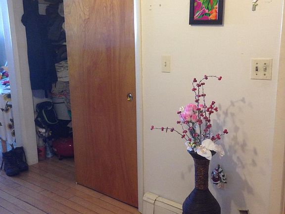 5th image of 964 Saratoga St #1