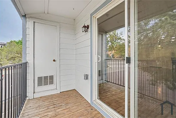 2 bed, 1200 sqft, $1,800 — Photo 2