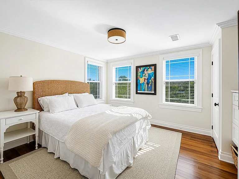 351 Kings Point Rd — Photo 28