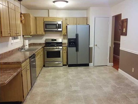 2nd image of 8407 Dunnhill Ln