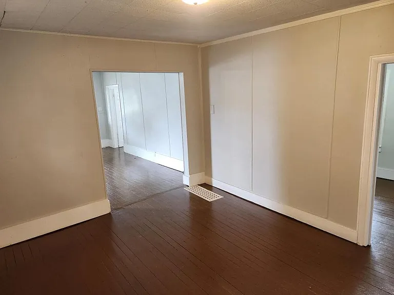 217 S Scott St — Photo 5
