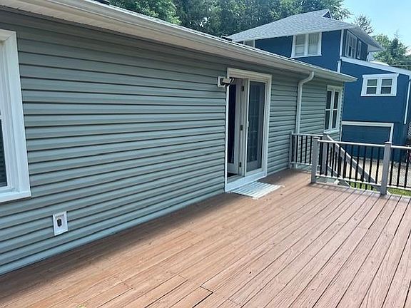 5th image of 1818 Crescent Dr