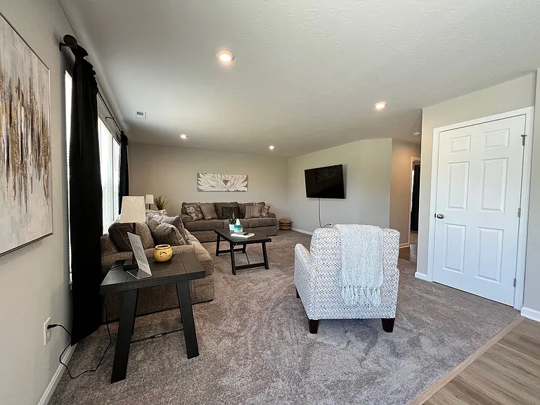 7876 Ellington Ct — Photo 24