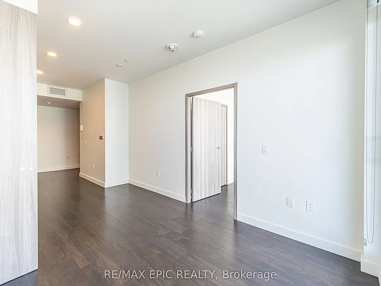 95 McMahon Dr #2715 — Photo 12