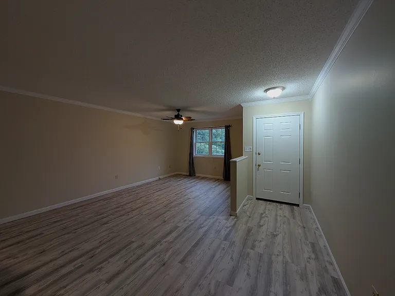 385 Kingsbury Rd — Photo 12