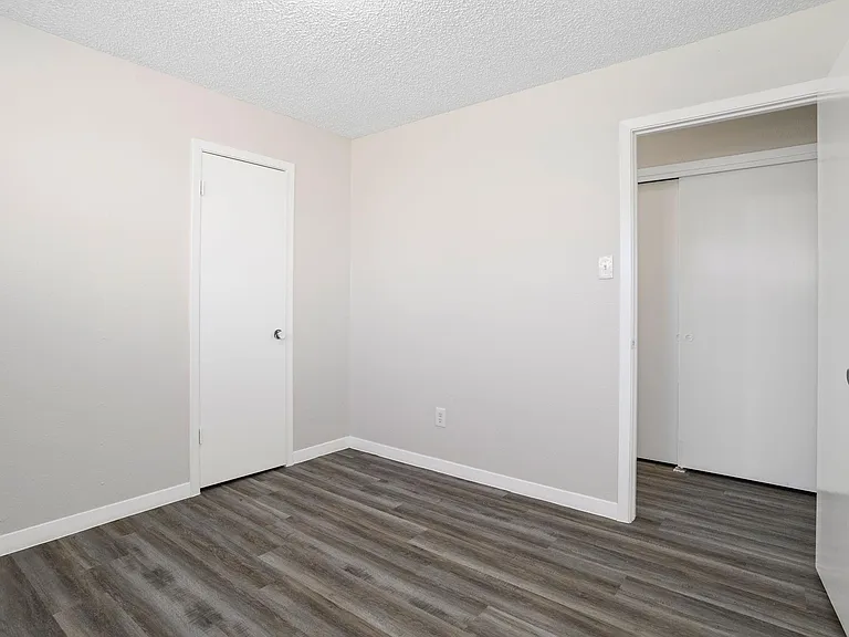 118 Johnson St #B — Photo 14