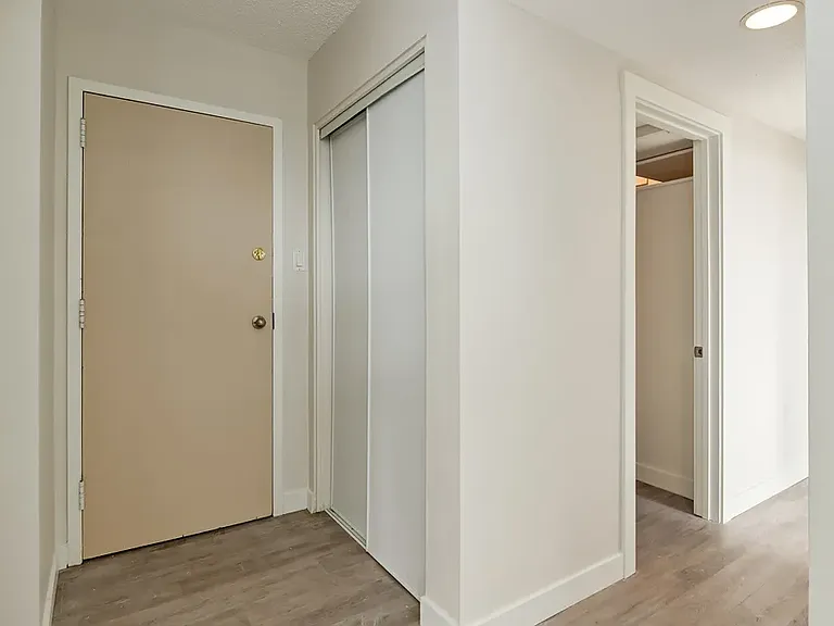 608 2nd St W #308 — Photo 26
