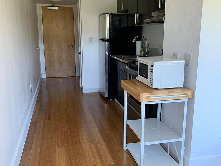 545 Queen St #332 — Photo 2