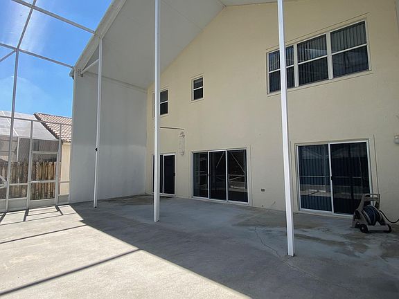 4th image of 7646 Colony Palm Dr