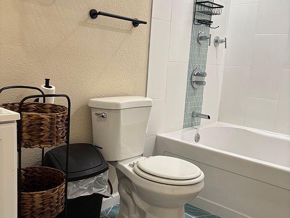 4th image of 1631 Princeton Dr SE #1