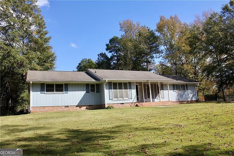 1st image of 3320 Colony Dr SE