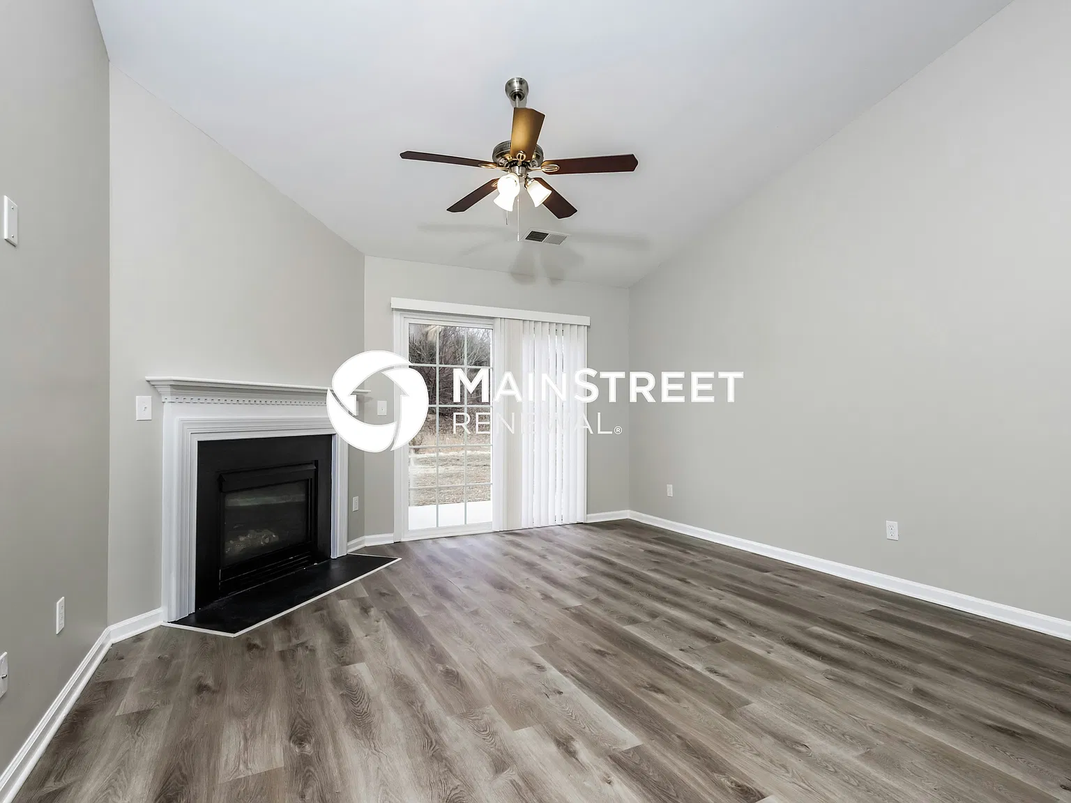 4216 Paula Dr — Photo 3