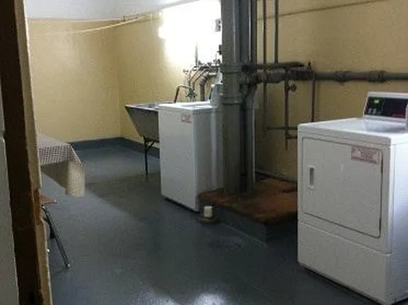 711 W Wisconsin Ave, Milwaukee, WI 53233