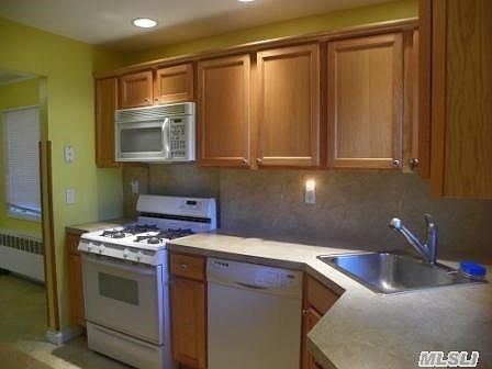 2nd image of 33 Moffitt Blvd