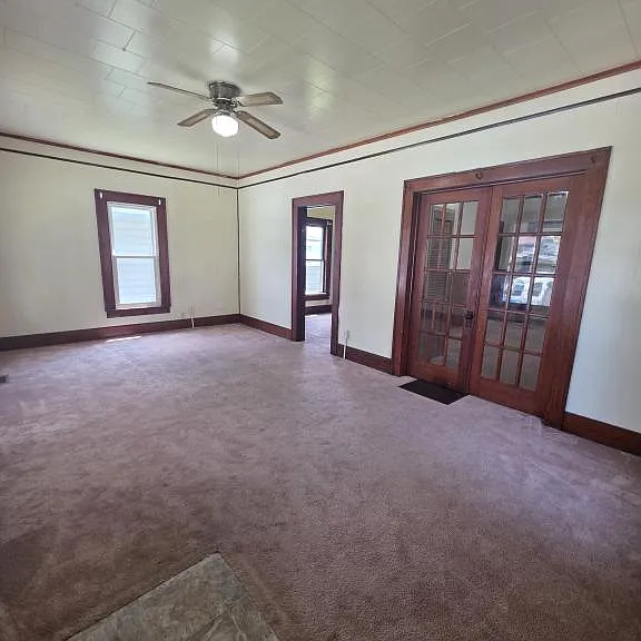 1027 S Bell St — Photo 5