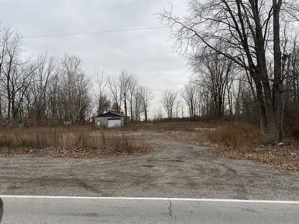 100 S Schwamberger Rd, Swanton, OH 43558