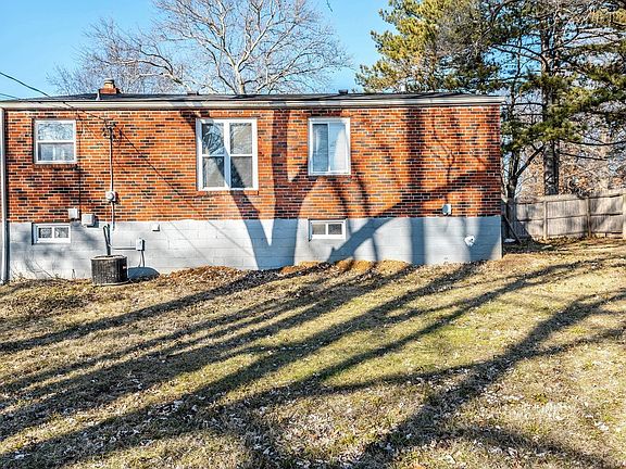 2nd image of 7700 Carleton Ave