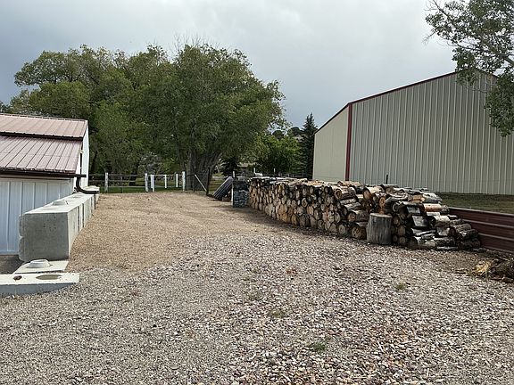 3rd image of 1464 E Valley View Dr