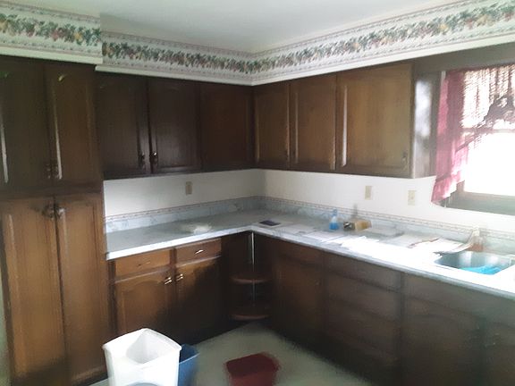 5th image of 132 Loperwood Ln