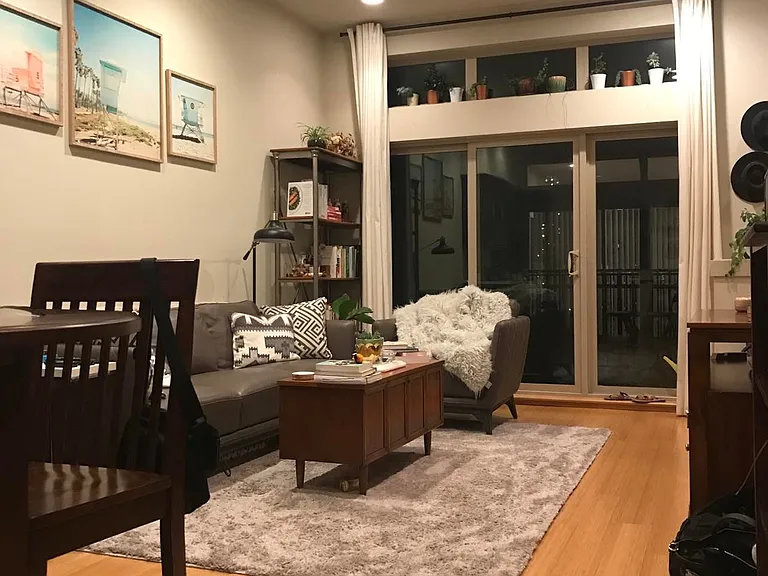 6013 Roosevelt Way NE — Photo 1