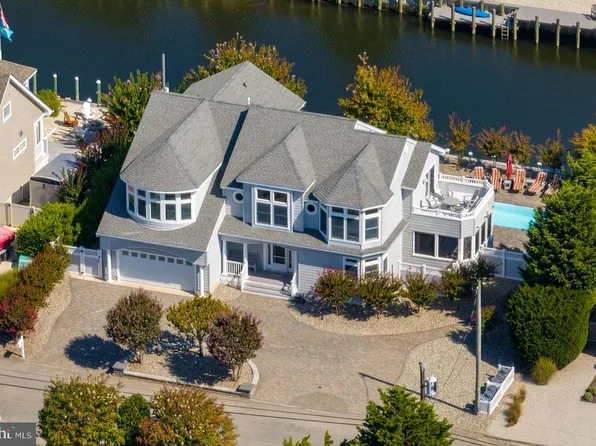 215 Nautilus Dr, Long Beach, NJ 08008