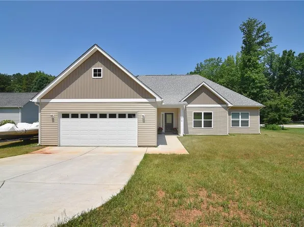 2318 Riverside Dr, Lexington, NC 27292