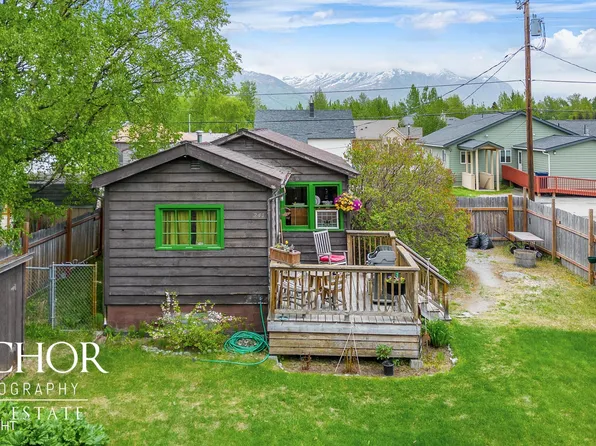 241 S Bailey St, Palmer, AK 99645