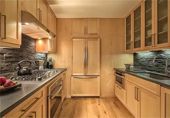 Rented by The Dermot Realty Management Company | media 65