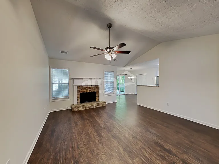 149 Waters Edge Dr — Photo 4