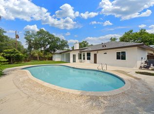 438 Crestwind Dr, Windcrest, TX 78239