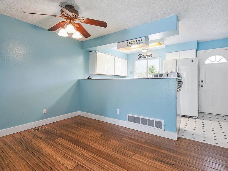 8218 Washington St #6 — Photo 6