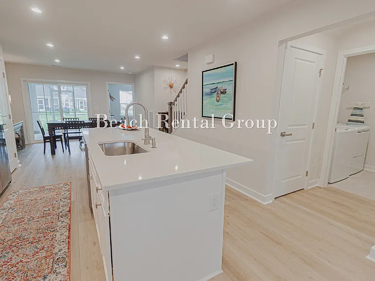 8907 Hudson Ln — Photo 8