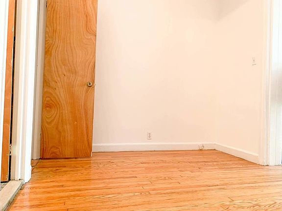 3rd image of 346 E 78th St APT 3
