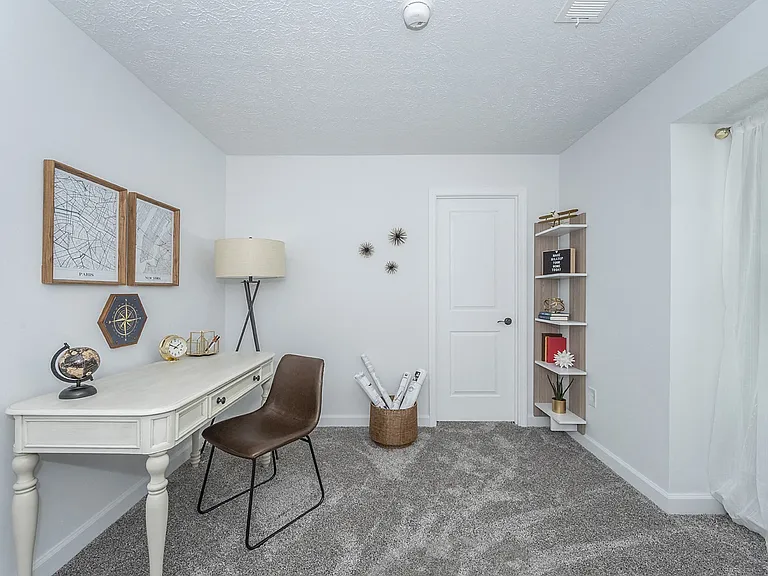 Hilltop Apartments — Photo 18
