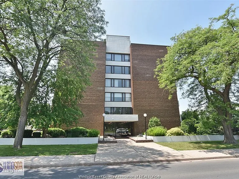 2144 Pelissier St #601 — Photo 7