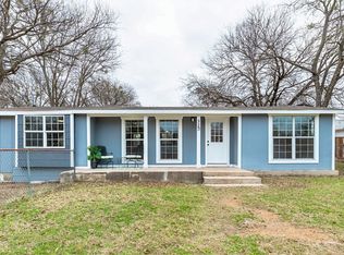 525 Pettit Dr, Newark, TX 76071