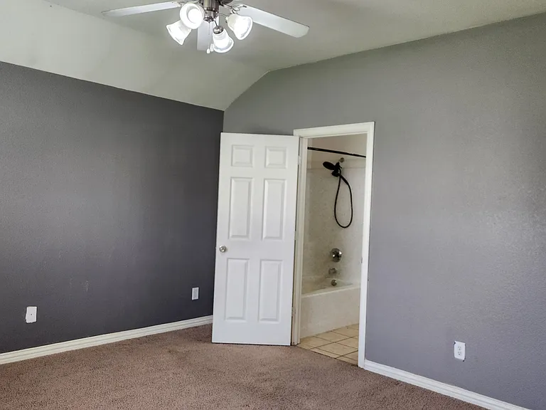 515 Creekside Dr — Photo 14