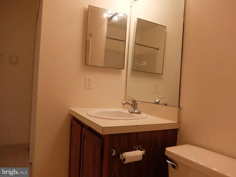 4906 Ravens Crest Dr — Photo 10